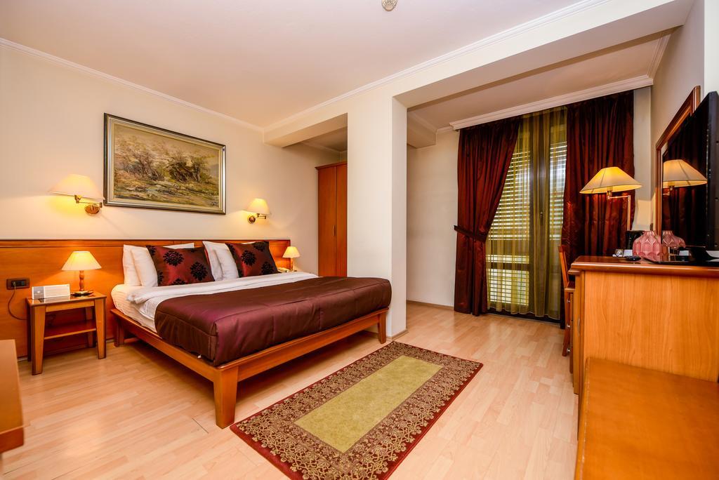 Arber Hotel Tirana Eksteriør billede